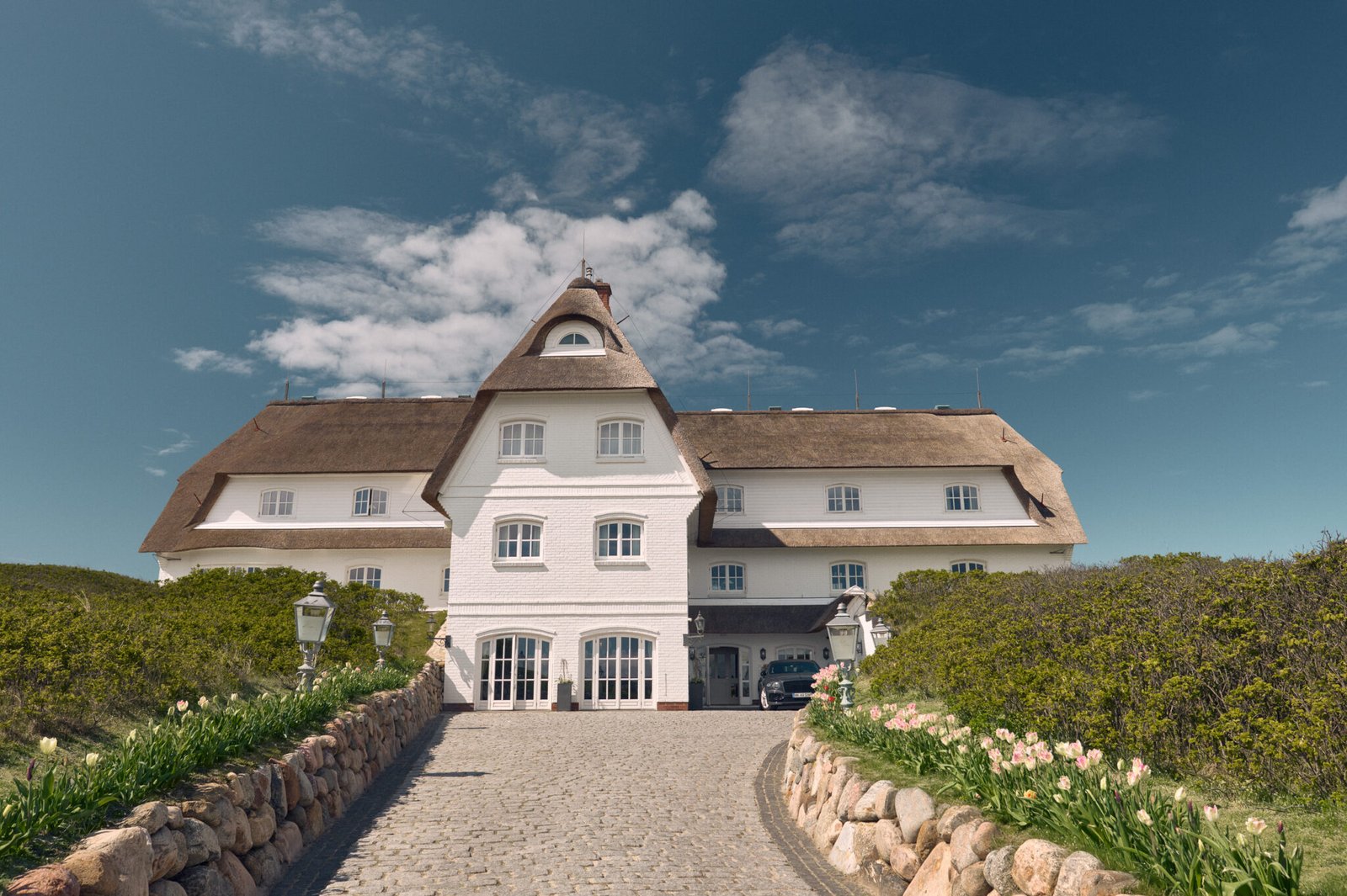 Söl’ring Hof Sylt: Hotel mit Reetdach – der perfekte Ort für einen Urlaub.