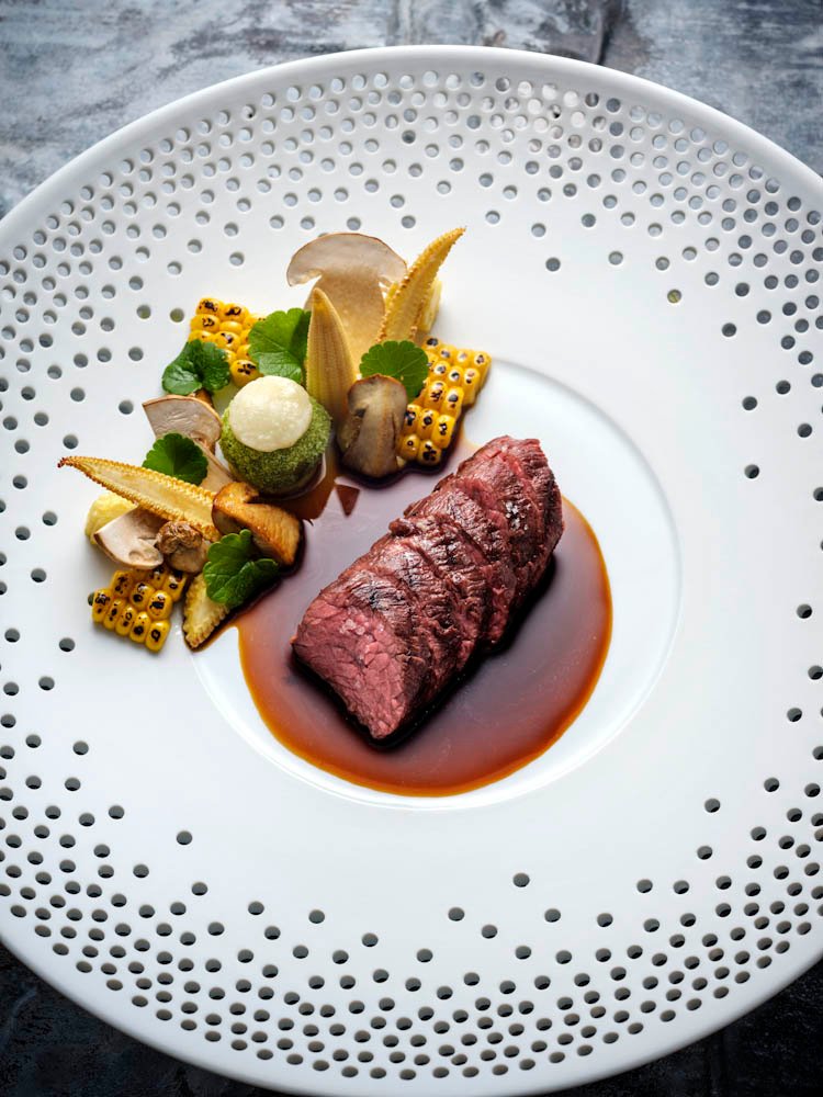 Steakgericht vom Söl’ring Hof auf Sylt: der perfekte Kurzurlaub.